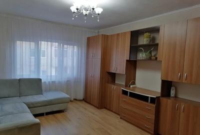 Apartament cu o camera, decomandat - 1