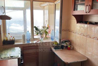 Apartament cu 3 camere decomandat în Micro 14 - 3