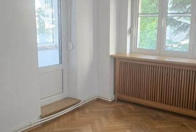 Inchiriere apartament Bd. Primaverii - stradal, 5 camere, etaj 1 Inchiriere apartament Bd. Primaverii - stradal, 5 camere, etaj 1 - 11