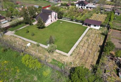 Casă cu 4 camere în Mărtăcești - 1