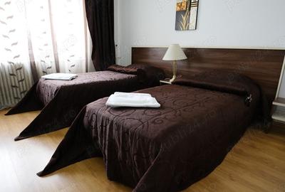 Camera single 130 Lei zi, Camera double 180 Lei zi, Pia?a Victoriei - Catedrala Timi?oara - 5