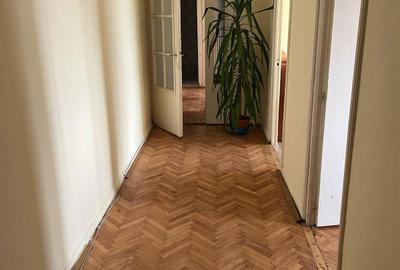 Apartament cu 4 camere decomandat în Central - 1