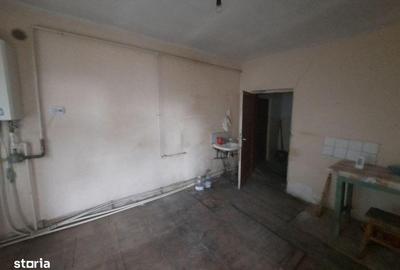 Casă cu 2 camere cu Teren 563 Mp în Central - 2