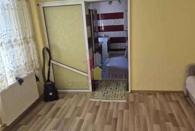 Casa 4 camere din Caramida,zona Centrala, pretabil pentru 2 - 9