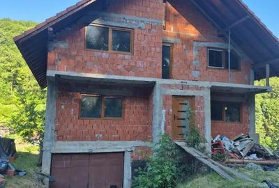 Casă cu 5 camere cu Teren 4000 Mp în Ilba - 5