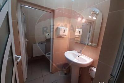 Spațiu comercial, de 210 mp, în Central - 6