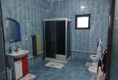 Casă cu Teren 790 Mp în Central - 4