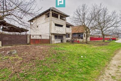 Casă individuală cu 7 camere cu Teren 1201 Mp în Almaș - 4