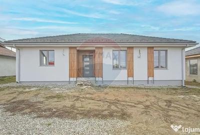 Casă cu 4 camere cu Teren 500 Mp în Bod - 1
