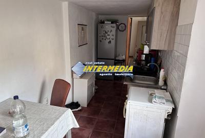 Casă individuală cu 5 camere cu Canalizare în Central - 4