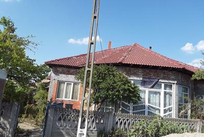 Casă cu 5 camere cu Teren 1640 Mp în Vădăstrița - 3