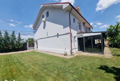 Casă cu 5 camere cu Teren 500 Mp în Central