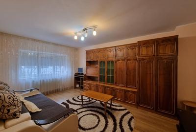 Zona Neagoe Voda- Martiri- 2 camere decomandate- ETAJ 1- bloc din 1989 Zona Neagoe Voda- Martiri- 2 camere decomandate- ETAJ 1- bloc din 1989 - 4