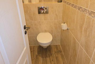 Spațiu comercial, de 120 mp, în Central - 4