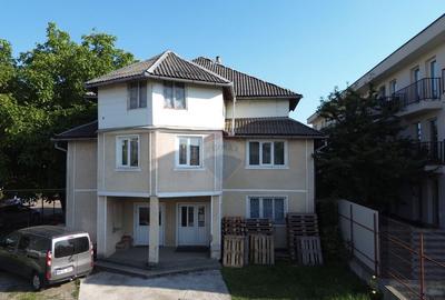 Casă cu 7 camere cu Teren 700 Mp în Hotvon - 5