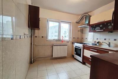 Decomandat, bloc 1980, ,metrou OBOR Calea Mosilor - 2