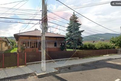 Casă individuală cu 4 camere în Măneciu-Ungureni