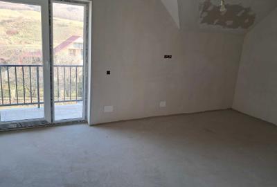 Casă cu 4 camere în Popești - 2