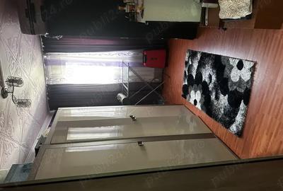 Apartament cu 3 camere decomandat în Găești - 2