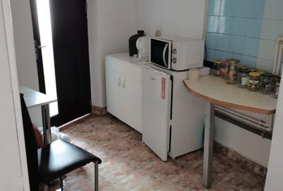 Garsonieră decomandată în Far - 2