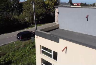 Casa la rosu cu Teren 620 mp, utilitati, canalizare, autobuz, asfalt - 2