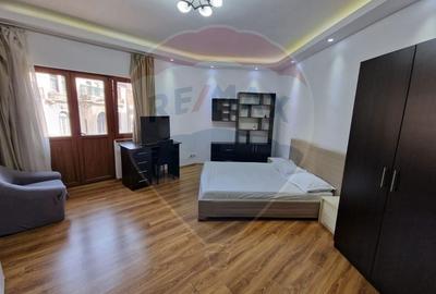 Garsonieră decomandată, mobilată în Romană