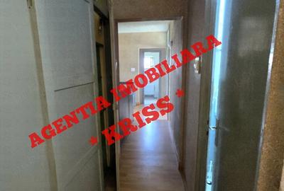 Apartament cu 3 camere decomandat în Craiovei - 2