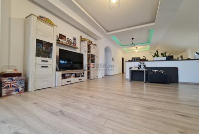 Casă individuală cu 8 camere cu Canalizare în Balotești - 15