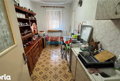 Apartament cu 3 camere semidecomandat în Cetate - 2