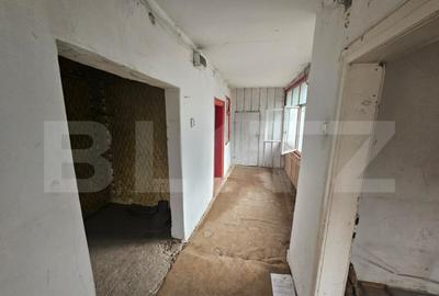 Casa veche cu 4 camere, demisol, teren 300 mp, zona Campen - 14