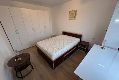 Apartament cu 2 camere semidecomandat, mobilat în Apărătorii Patriei