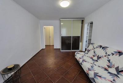 P-ta Victoriei-Ap. 2 cam, mob/util, excelent pt. investitie - 1