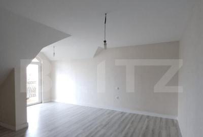 Casă cu 5 camere cu Teren 1590 Mp în Luna - 15