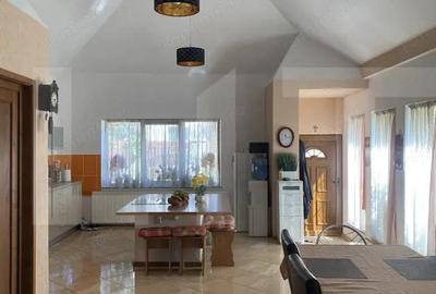 Vila spa?ioasa cu 5 dormitoare ?i curte de 730 mp - 2