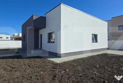 Casă cu 3 camere cu Teren 473 Mp în Central - 11