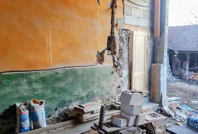 Casă cu 2 camere cu Teren 1600 Mp în Slatina-Nera - 3