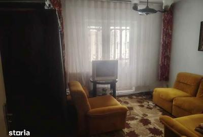 Apartament cu 4 camere decomandat în Central - 2