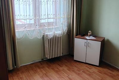 Apartament cu 3 camere semidecomandat în Central - 4