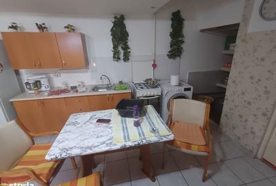 Apartament cu 2 camere semidecomandat în Mărăști