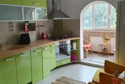 Proprietar, vand apartament 2 camere, Basarabia - Costin Georgian, bloc 1984 anvelopat