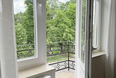 Apartament cu 3 camere semidecomandat în Central - 1