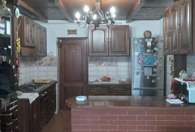 Apartament cu 4 camere decomandat în Central - 1