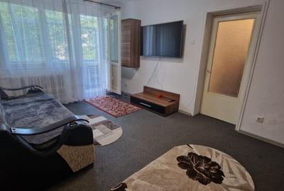Apartament cu 2 camere, etajul 3/4, zona Tatarasi - 3