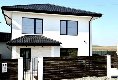 Casă cu 4 camere în Miroslava - 1