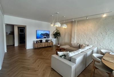 Apartament cu 2 camere semidecomandat, mobilat în Pipera