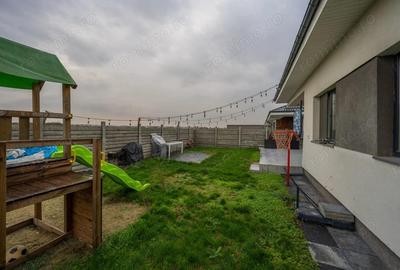 Vila parter mobilata si utilata Tunari - 9