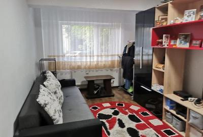 Apartament cu 2 camere decomandat în Lehliu - 2
