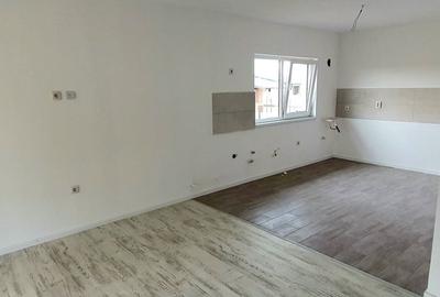 Case noi și ieftine, pe lacul Crevedia. - 5