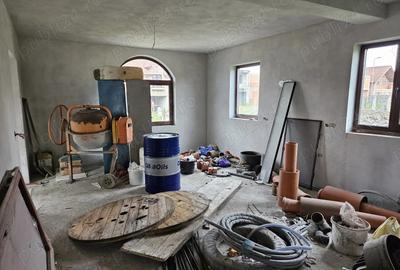 Casă cu Teren 512 Mp în Central - 1