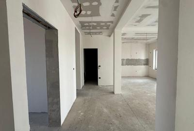 Apartament cu 3 camere decomandat în Torontalului - 3